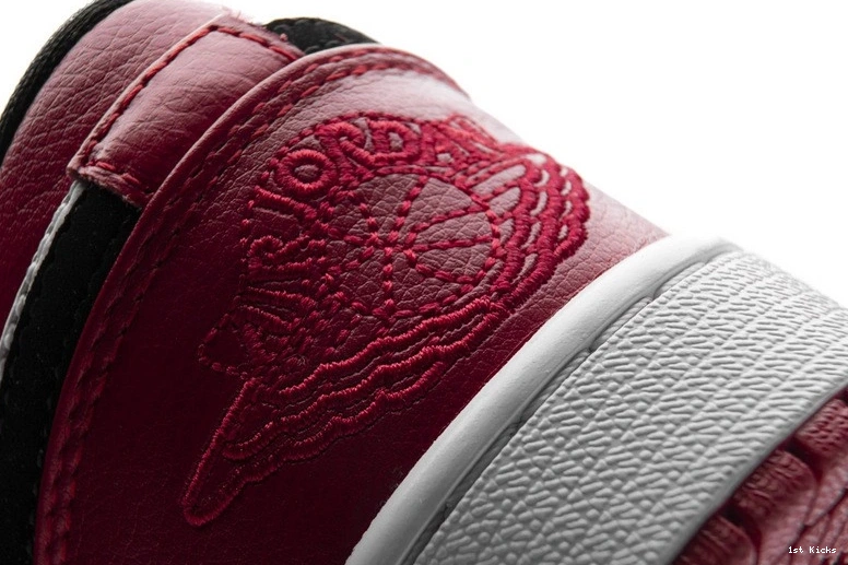 Black Low Jordan Toe 553558-116  1 0204